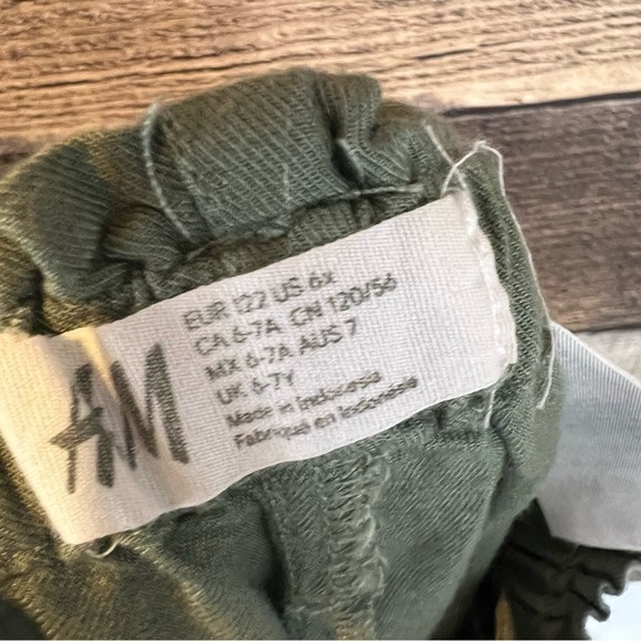 H&M Girl's Olive Green Paper Bag Style Shorts - Picture 3 of 4